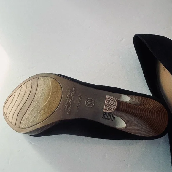 FIONI Brand Elegant Black Faux Suede Heels - Picture 3 of 6